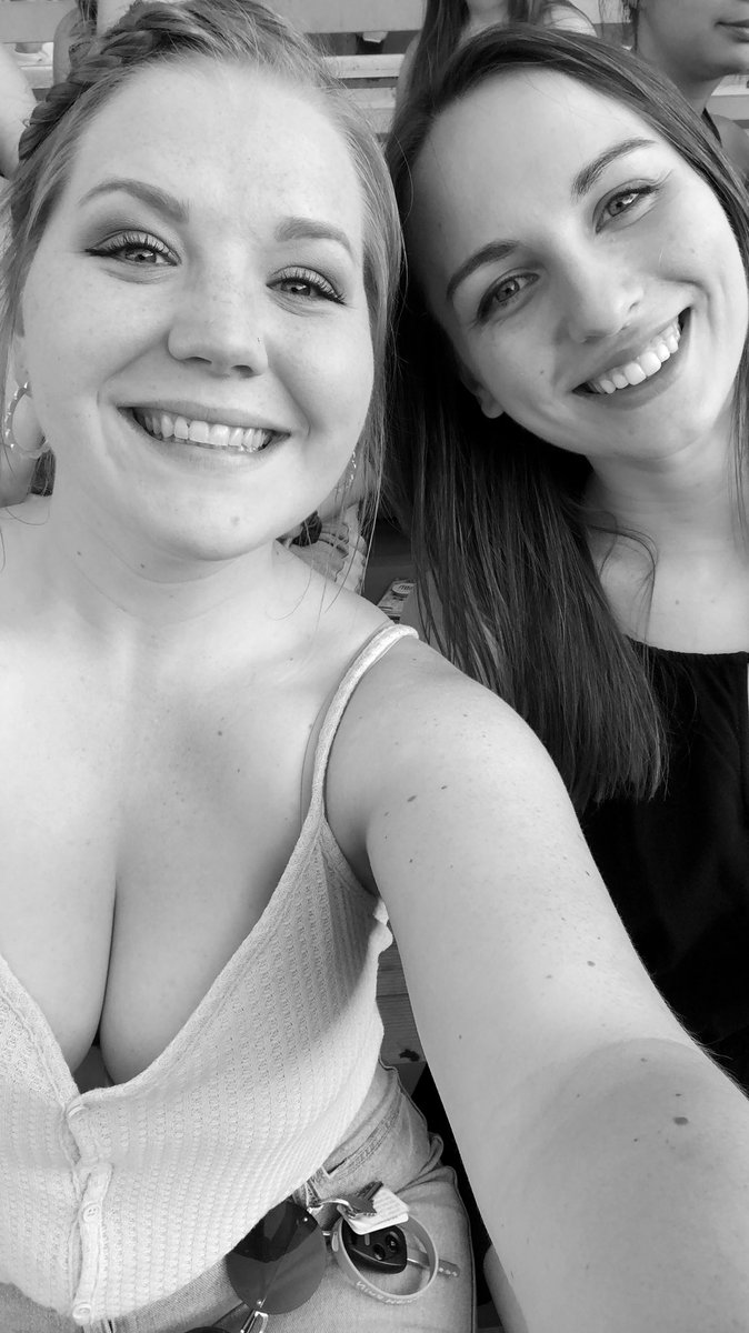 Can’t wait for teenage our dreams to come true seeing <a href="/JesseMcCartney/">Jesse McCartney</a> and <a href="/Akon/">AKON</a> tonight at #DamJam2019 #wedeftheoldestpeoplehere