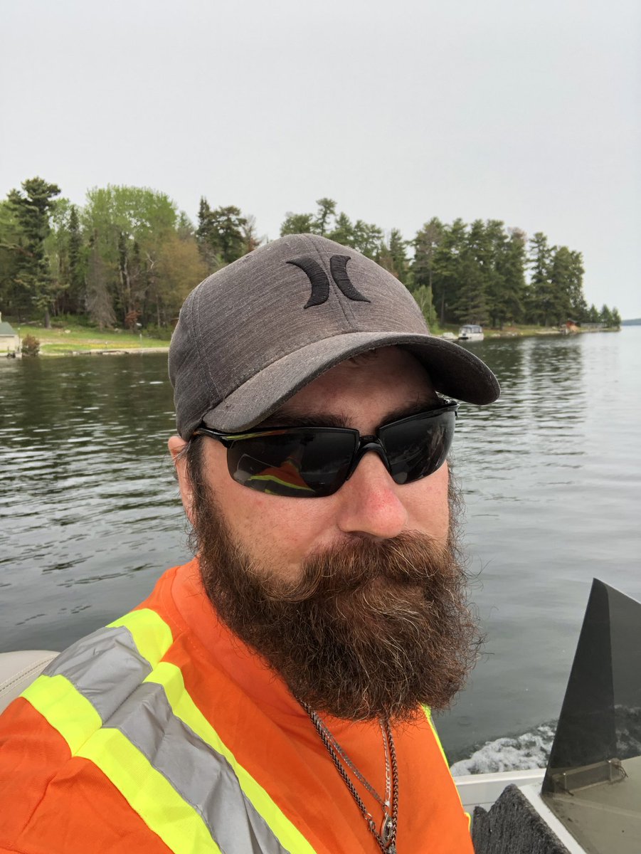 Para__Digm's tweet photo. Got to head up the lakes twice this week for work. Can’t beat a day like today! #worklife #bearded #cablegod #NWOntario https://t.co/p0PQeorgpF
