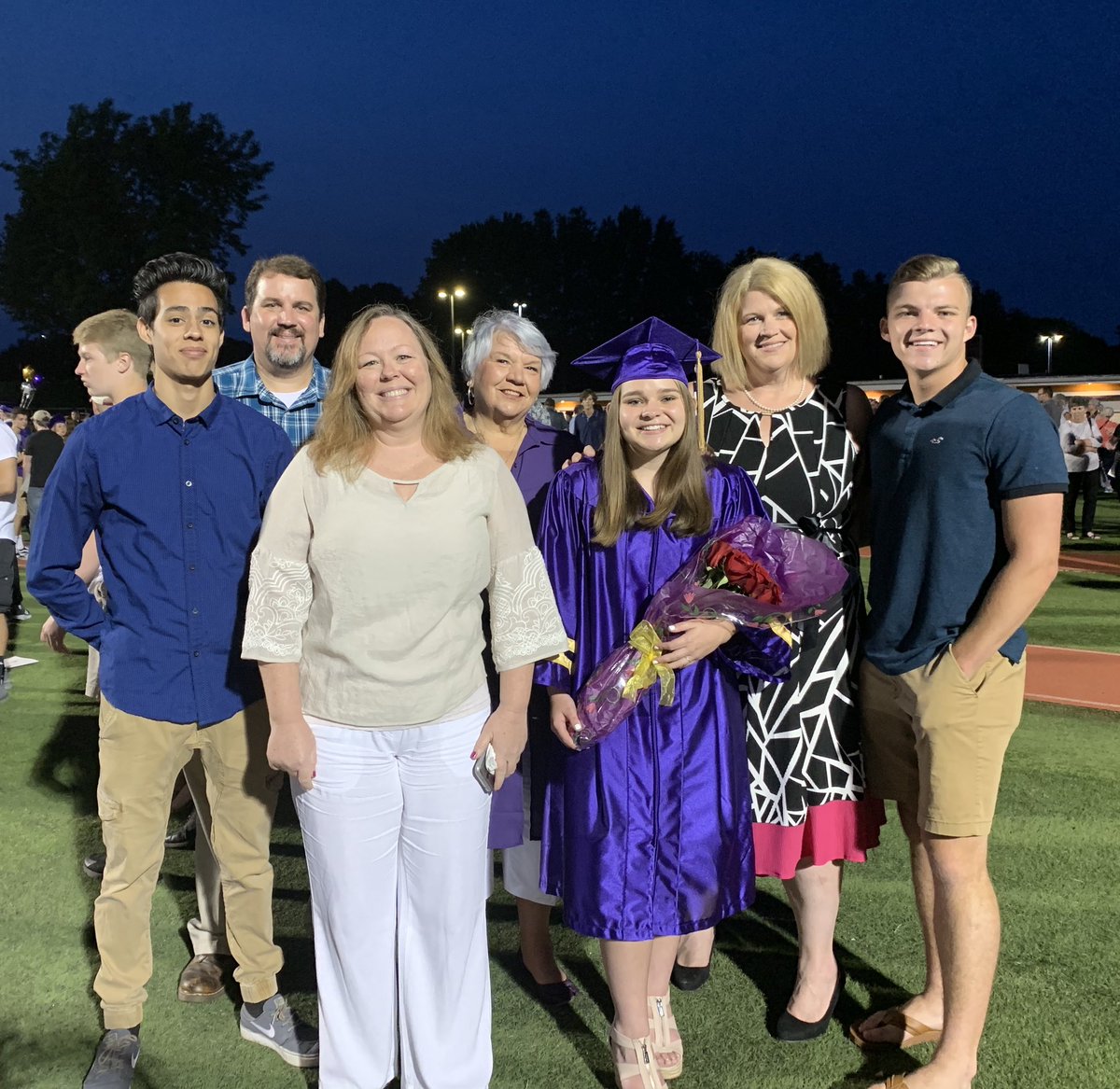 mjknepper's tweet photo. This is one proud family! Congratulations Graduates! #AirForceBound ๐https://t.co/C1fRtaGzrO https://t.co/wKV4aiffnz