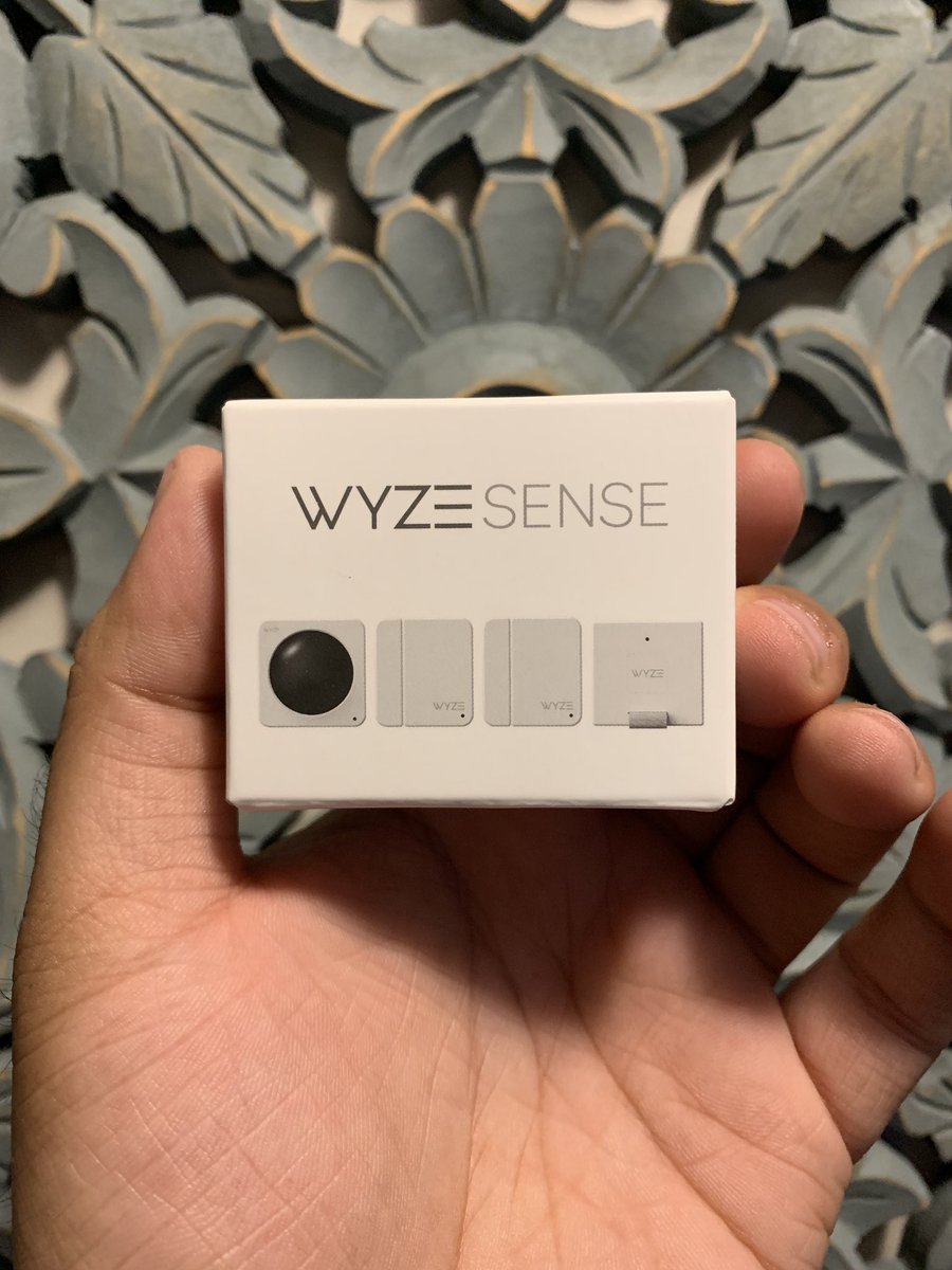 traveljustkas's tweet photo. Got our #wyzesense today . Just an FYI  the starter kit is ridiculously tiny ! Thanks for the great service @wantboard. https://t.co/yhmxiCn2e4