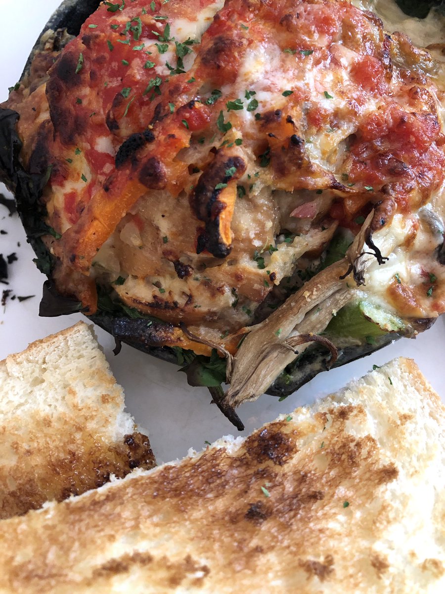 yutakanzawa's tweet image. ランチ：若鶏のチーズ包 #rettypy