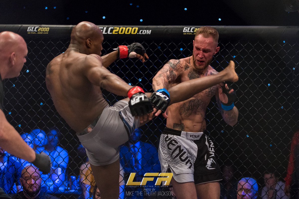 AXSTV_PR's tweet photo. #LFA68 Highlights: Rafael Barbosa Knocks Out Nate Jennerman with an Elbow, Plus a Highlight-Reel Head Kick KO - https://t.co/t28w5Bwro4 https://t.co/lHb3sr46IF