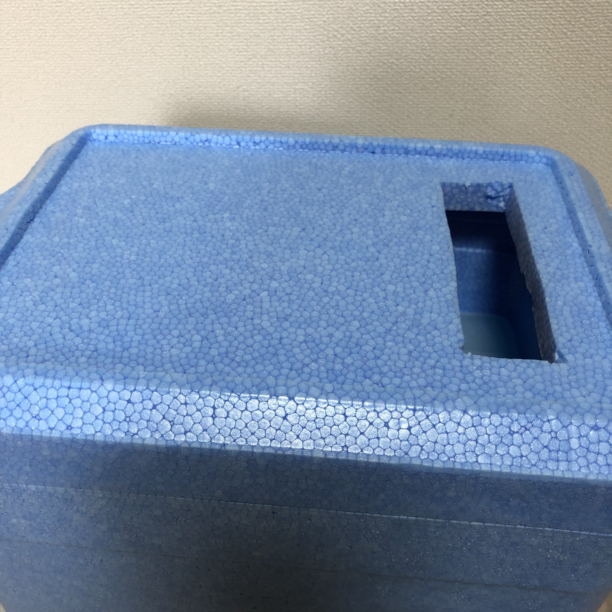 𝕊𝕒𝕜𝕒𝕞𝕒𝕜𝕚 のおじさん ハムスター用のエアコンを作りました 材料は全てダイソーで購入 保冷剤の数で冷却力と持続時間が調整可能 クーラーボックス 300円 保冷剤 100円 3 振ると鳴るホース 100円 合計700円 T