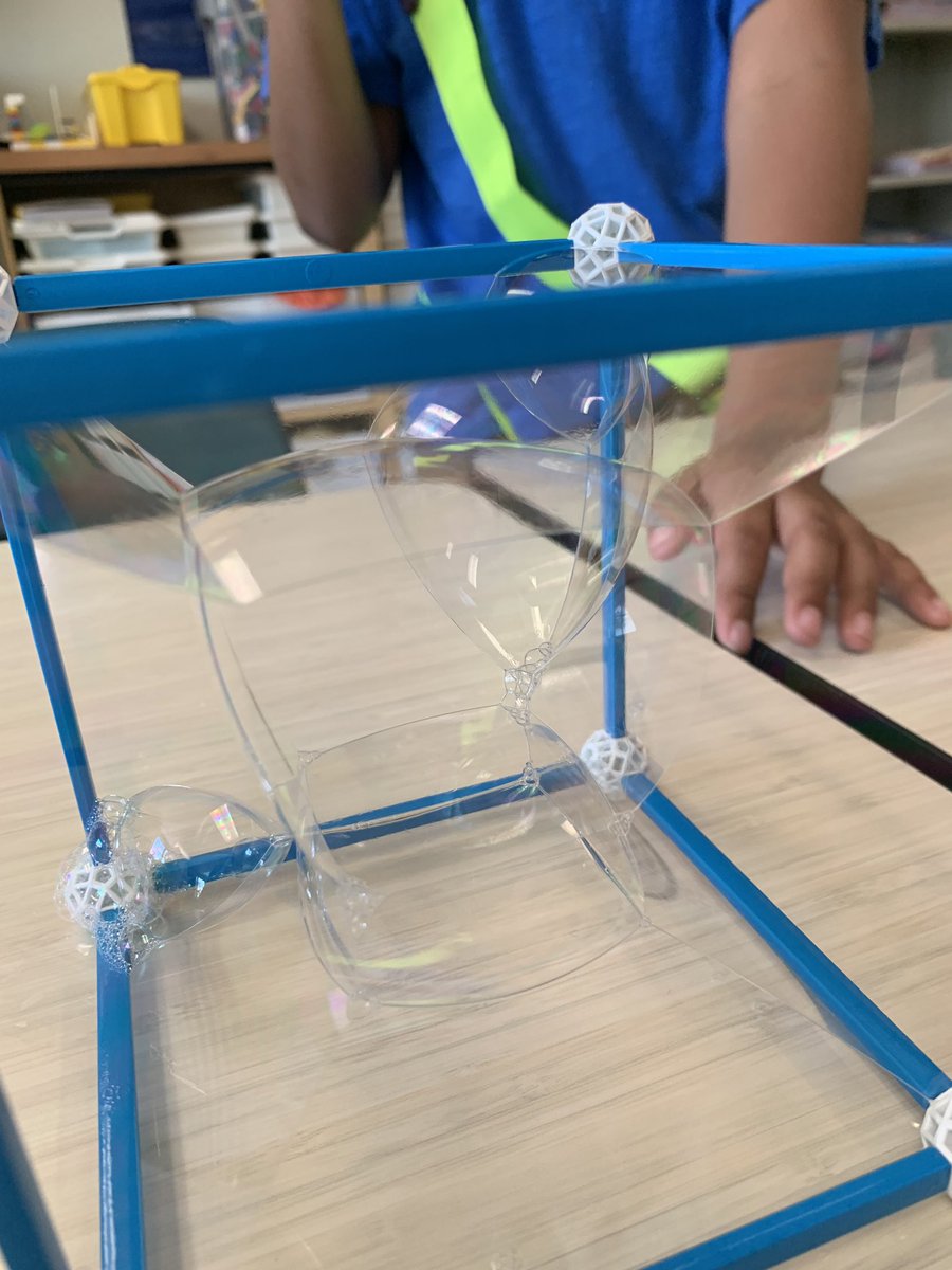 vblessington's tweet photo. Saved the best for last. Bubbles!! #surfacetension #squarebubbles #fourthgradestem @MeadowParkEl @hainesv https://t.co/vjDoW1kGkY