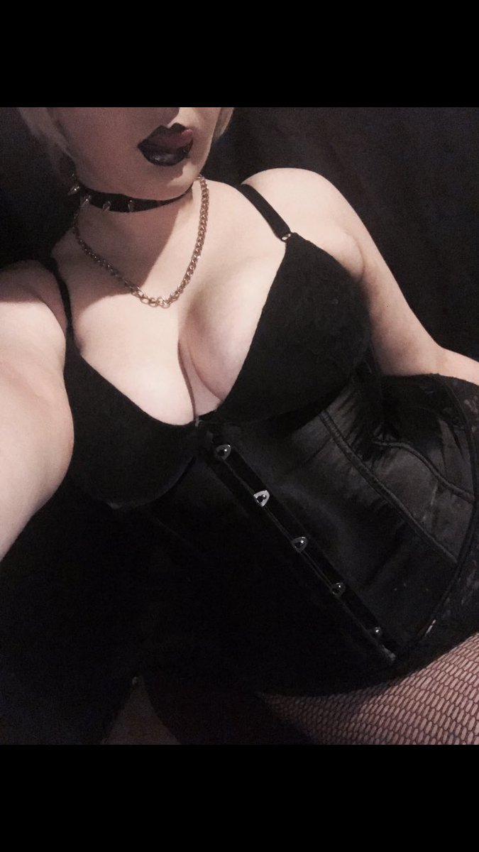 TheQueenBee666's tweet photo. Pay up, fucking losers.
#femdom #femmedom #footworship #sellingfeet #sellingsocks #sellingshoes #alphacouple #alphafemale #alphafemmes #alphafem #sellingpics #sellingvideos https://t.co/Nn8RXapxHU