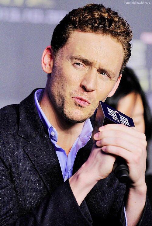 binestom's tweet image. His face... ☺️
#ThemeFreeWeekend 
@HiddlestonSpam
