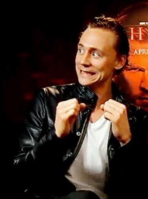 binestom's tweet image. His face... ☺️
#ThemeFreeWeekend 
@HiddlestonSpam