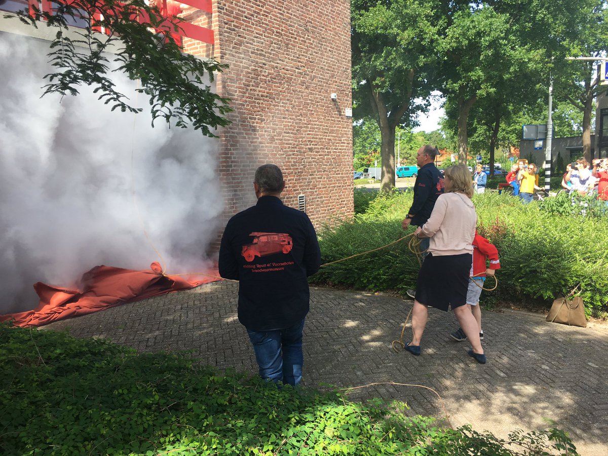 HansZuidijk's tweet photo. Brandweermuseum #Voorschoten in brandweerkazerne geopend door burgemeester @bouvykoene Een mooie collectie erfgoed, onderhouden door de vrijwilligers van @Spuit41 Een bezoek waard! #brandweergeschiedenis https://t.co/6ZoscTVmJJ