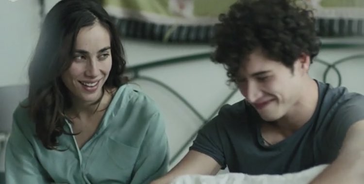 incantiedoardo's tweet photo. “i still haven’t killed him, you should be proud of me” the puppy jumped out #skamitalia https://t.co/c7QhtByEO5