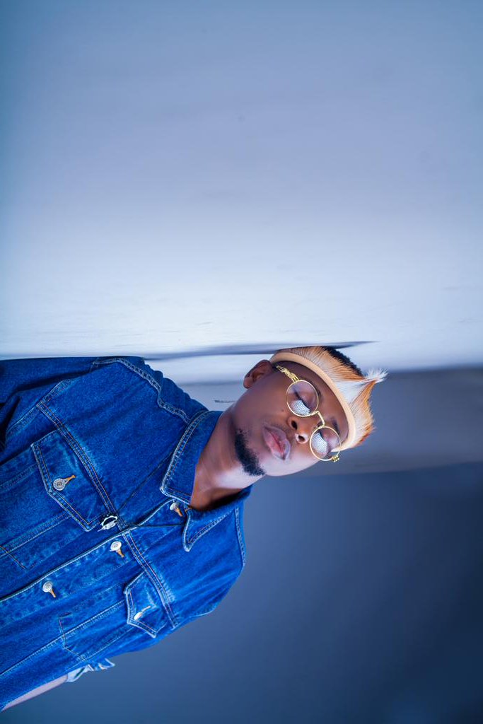 iamSotiee's tweet photo. Person wey dey plant coconut they get patience.... (African Proverb)
_________________________________
#sotiee #bonnyboy #african #africandance #culture #patience #peaceofmind #growth #growthmindset #growingupblack #musicians #nigeria #nigerians #nigerian #cute #blue #bonnyboy https://t.co/dcYNvKUbVE