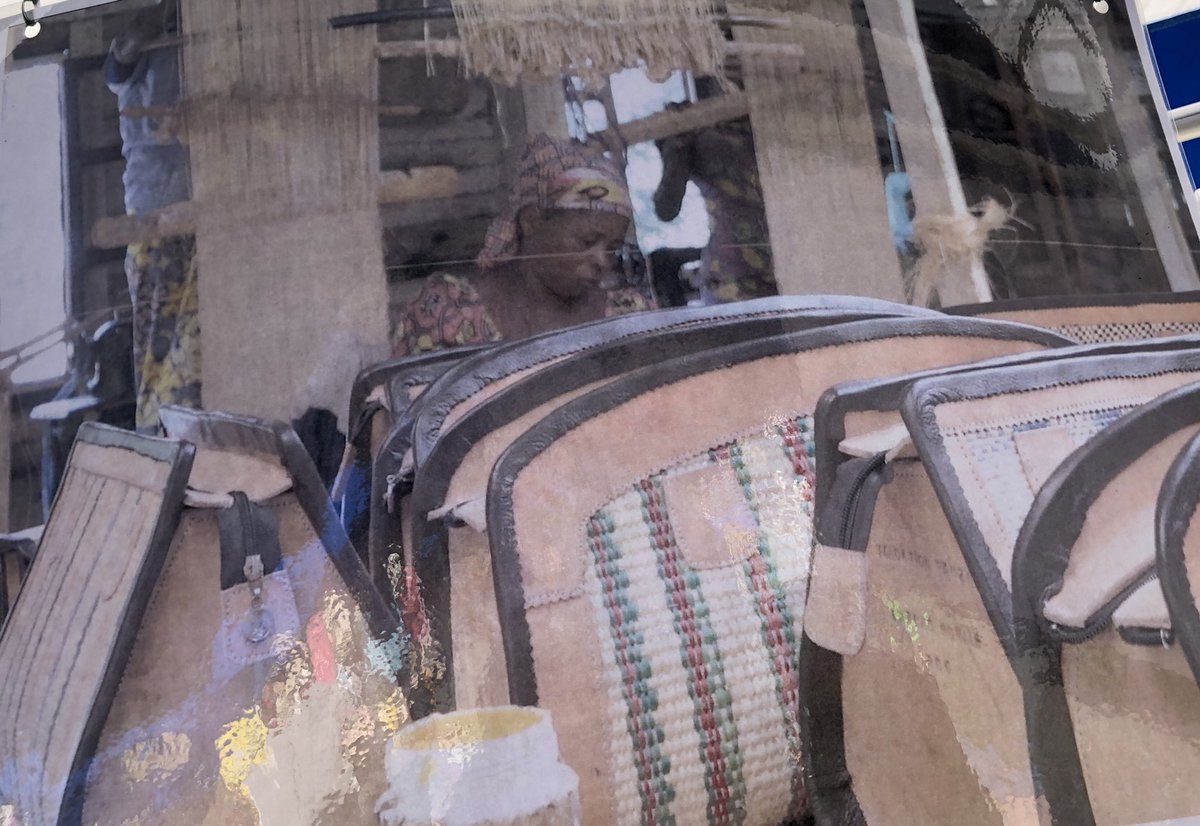 LodinLydie's tweet photo. Des femmes victimes de viols de guerre qui se reconstruisent @DenisMukwege #PrixNobel2018 #FondationPanzi #RDC exposition-vente de produits artisanaux fabriqués par elles @VilleMelun Place Saint-Jean #Melun Venez les soutenir ! https://t.co/upUWgZjLfK