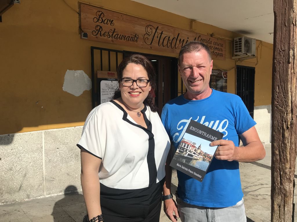 Mi novela #Encontrarme reposa en <a href="/BarMadrid/">THE ROOM BAR MADRID</a> de Ciempozuelos  para el deleite de sus clientes,  <a href="/ViasLiterarias/">Fernando Cotta Escritor</a> del <a href="/BarriosdeLetras/">BarriosdLetras</a>, un lugar que recuerda las posadas de antes con toque especial y gran comida y sobre todo atenciones de Antonio. #Villaconejos #Titulcia