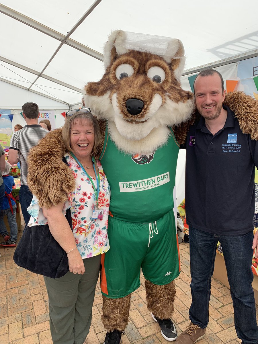 PL1_cityplym (@pl1_cityplym) on Twitter photo It’s all going on in the <a href="/cateredplymouth/">Catered: Plymouth</a> foodie workshop tent with Foxy <a href="/officialraiders/">Las Vegas Raiders NFL</a> ... looks like the JRCA @cityplym are checking out his hair net. Good Food Hygiene Foxy 👍 It’s all going on in the <a href="/cateredplymouth/">Catered: Plymouth</a> foodie workshop tent with Foxy <a href="/officialraiders/">Las Vegas Raiders NFL</a> ... looks like the JRCA @cityplym are checking out his hair net. Good Food Hygiene Foxy 👍