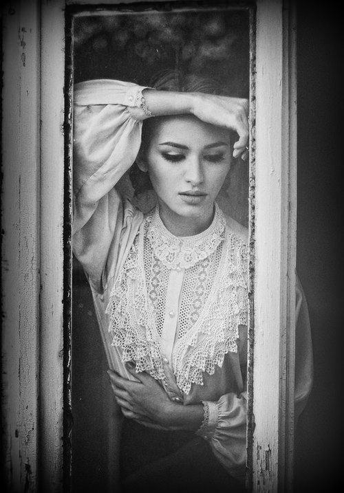 GemmitiMoreno's tweet image. "Only those with hearts filled with love
they know the secret language of looks. "

  - Faouzi Skali