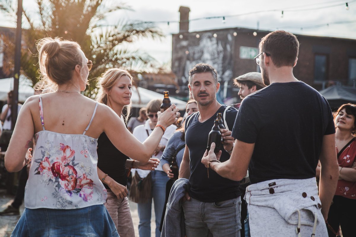 Prost, Leute! Um 15 Uhr öffnen sich unsere Türen wieder und wir haben wirklich keine Ahnung, wie man seinen Samstag in #Dortmund heute sinnvoller investieren sollte. also wirklich nicht. Und vergesst bloß die Sonnencreme nicht. #wbw19 #weitergehts #tag2