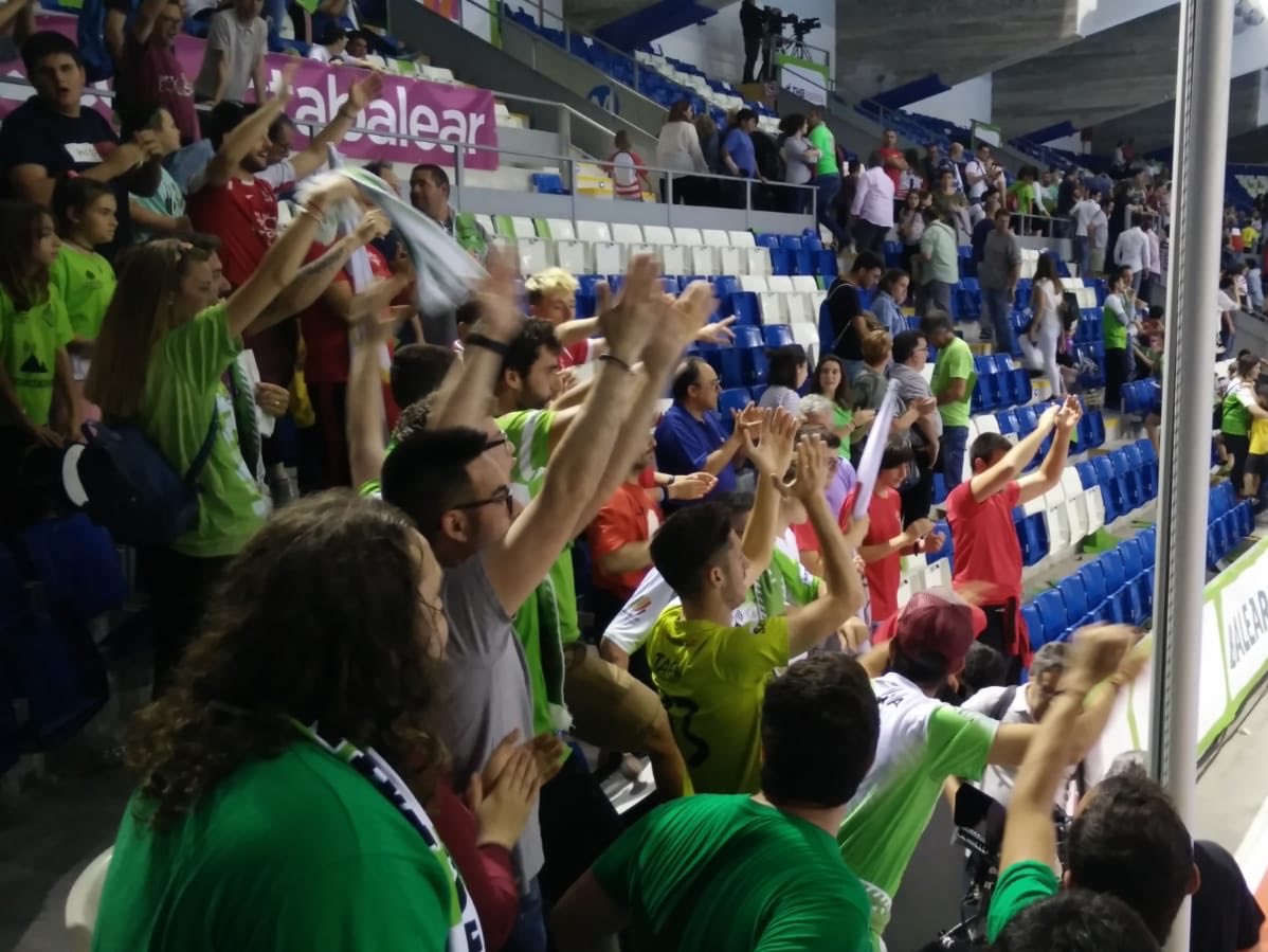 GradaPalma's tweet photo. Otra noche mágica en Son Moix, 4.000 gracias a todos los que seguisteis nuestros cánticos.
El lunes toca hacer historia @PalmaFutsal https://t.co/12EwceKZtk
