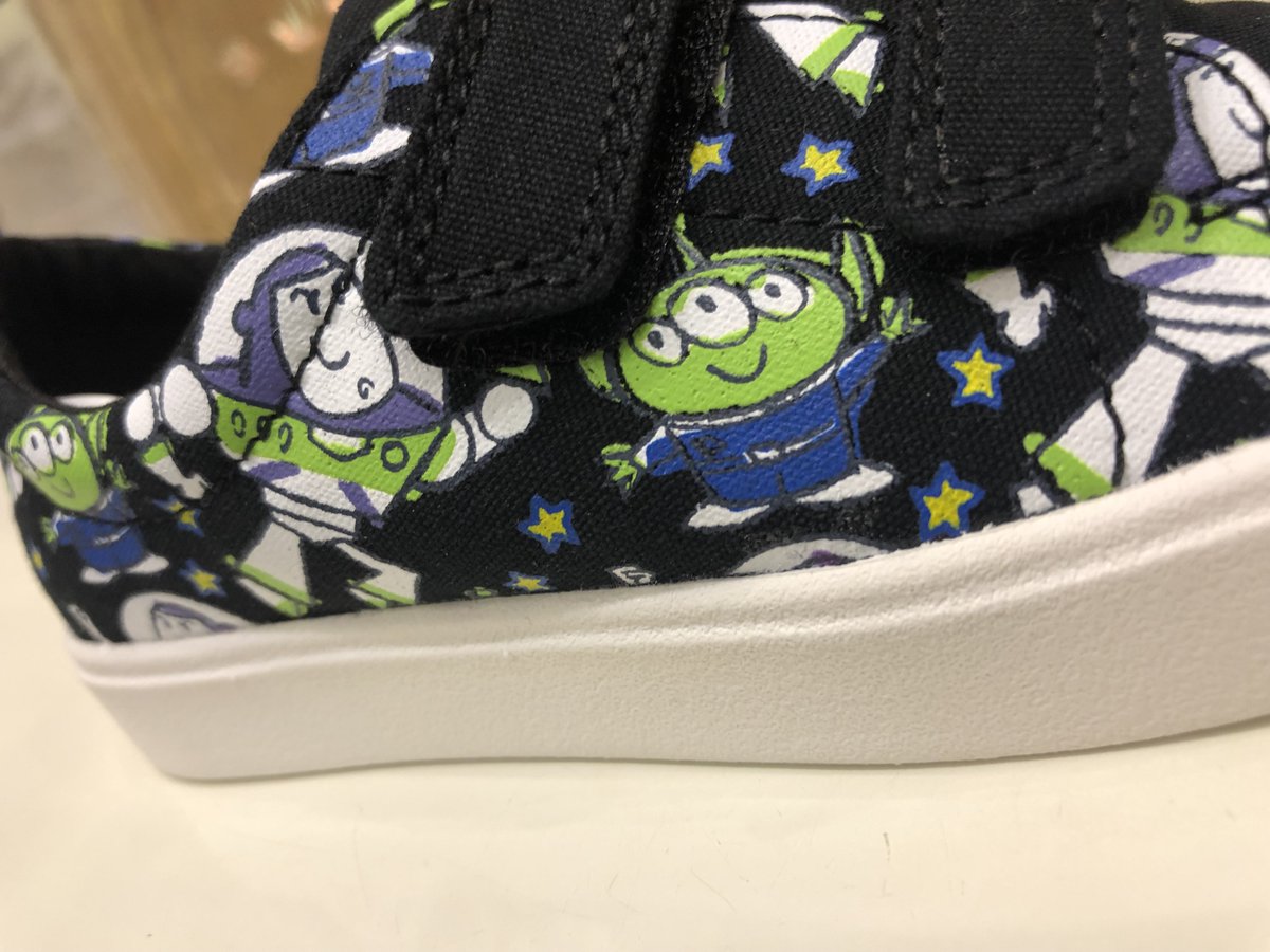 DavidSpruce's tweet photo. TOY STORY X CLARKS is here! 😆
The limited edition collection is celebrating the release of the new Toy Story 4 film! Brilliant price at just £24.
Available in store now.
#davidspruce #clarks #toystory #toystory4 #limitededition #widthfittings #halfsizes #millgate #bury https://t.co/sTX7YdgYXl