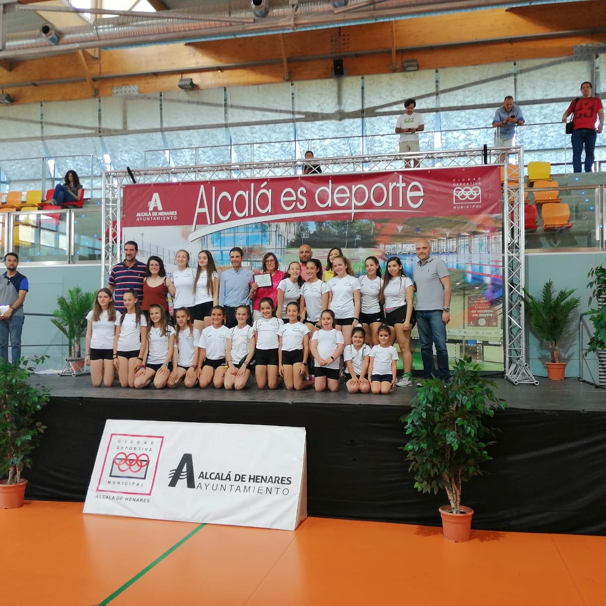 cpaartistico's tweet photo. Club Patín Artístico Alcalá en la clausura del deporte escolar de la temporada 2018-2019 del Ayuntamiento de Alcalá de Henares . https://t.co/mKSR7Yq4yt