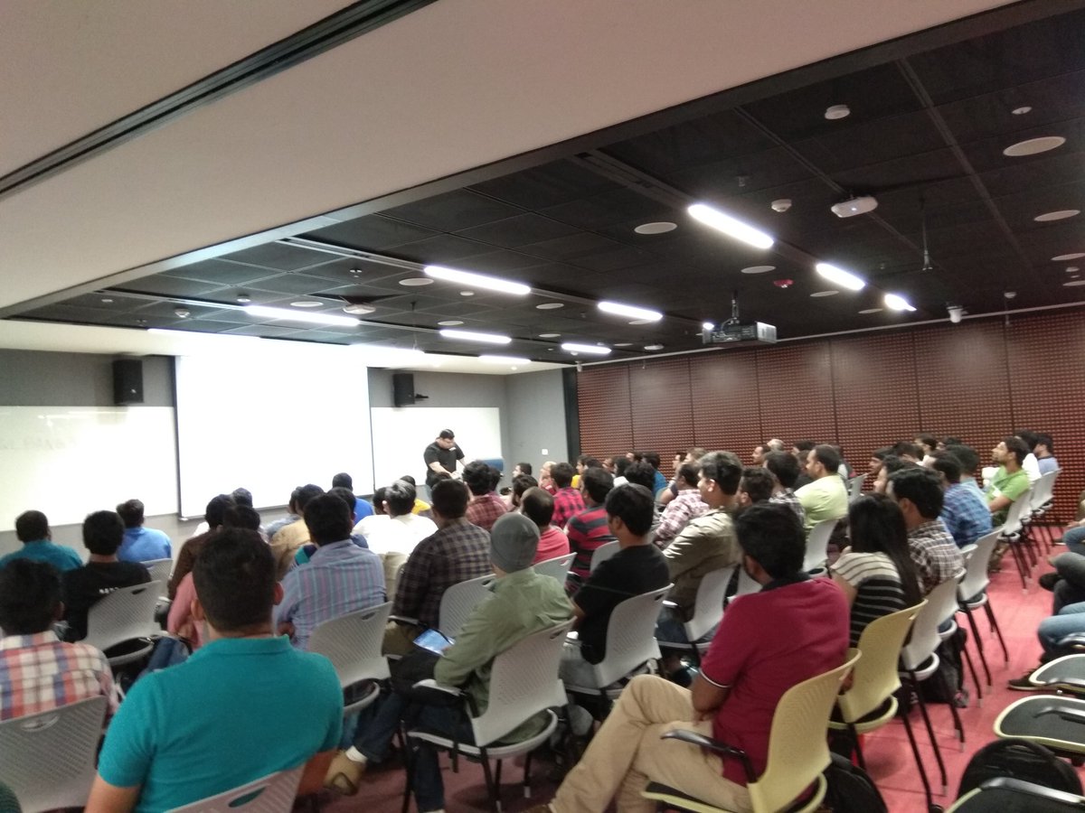 kamleshrao's tweet image. .@pinaldave talk on performance, where he is explaining on CPU requirements. #SQLBangUG #SQLServer #Performance @MSTCommunity