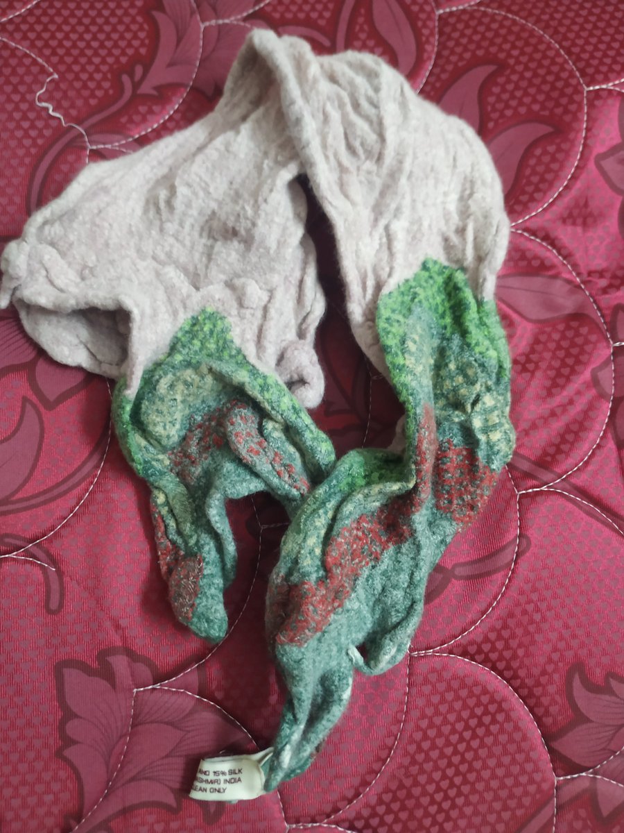 cooldool9's tweet photo. Stole bought from @PParidhan after first home wash...what the hell just happened?? Don't buy anything from @PParidhan .. https://t.co/MDtvaN9DhG