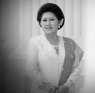 Inanilahi wa innailaihirodziun🙏 selamat jalan Bu Ani semoga dilapangkan kuburnya, di cerahkan liang lahatnya, di ampuni semua dosanya diterima semua amal ibadahnya, dan semoga khusnul khatimah. Aamiin🙏
#AniYudhoyono #RIPAniYudhoyono  #SelamatJalanIbuAni