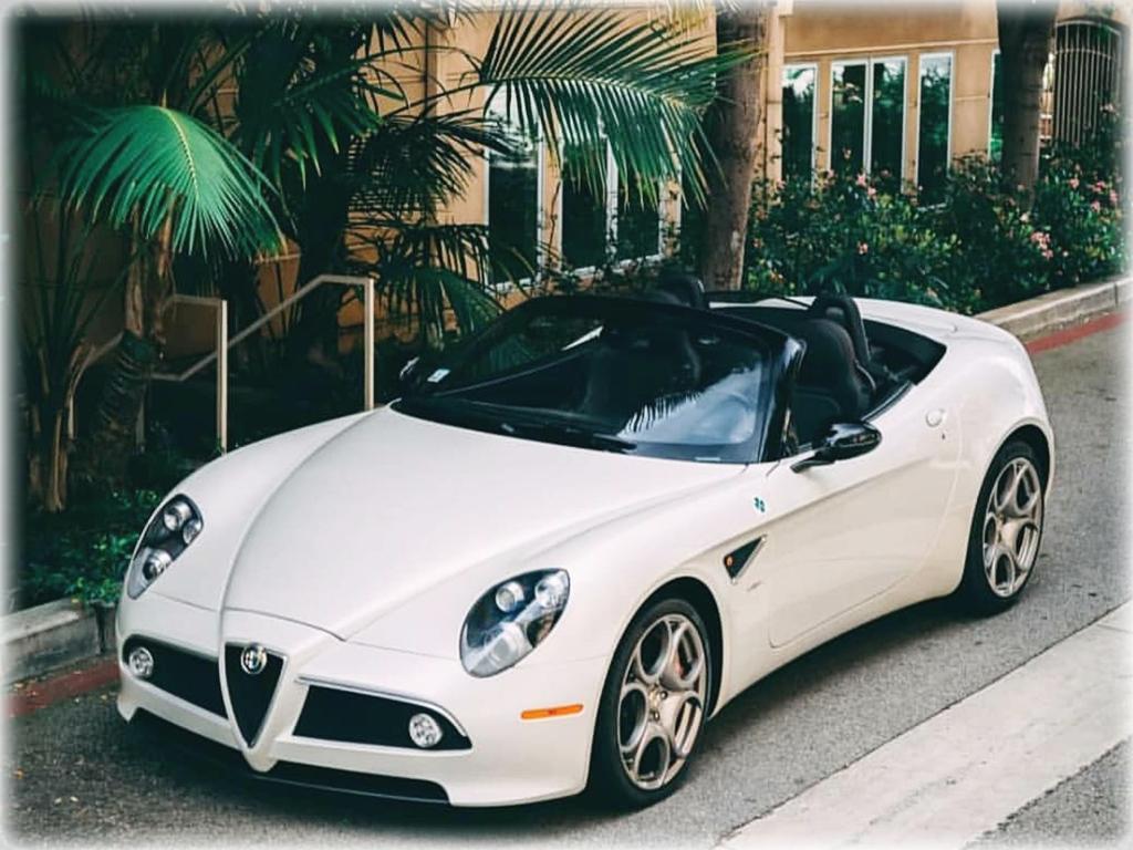 Good morning on Saturday 🌞
#SpiderSaturday
#AlfaRomeo #Spider #8c 
#LaMeccanicaDelleEmozioni ❤