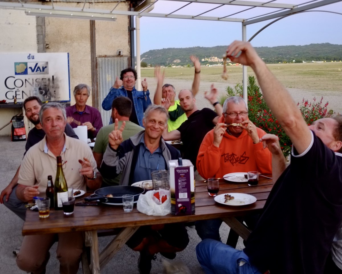 FlyingBul's tweet image. Belle journée hier à @vinonsoaring