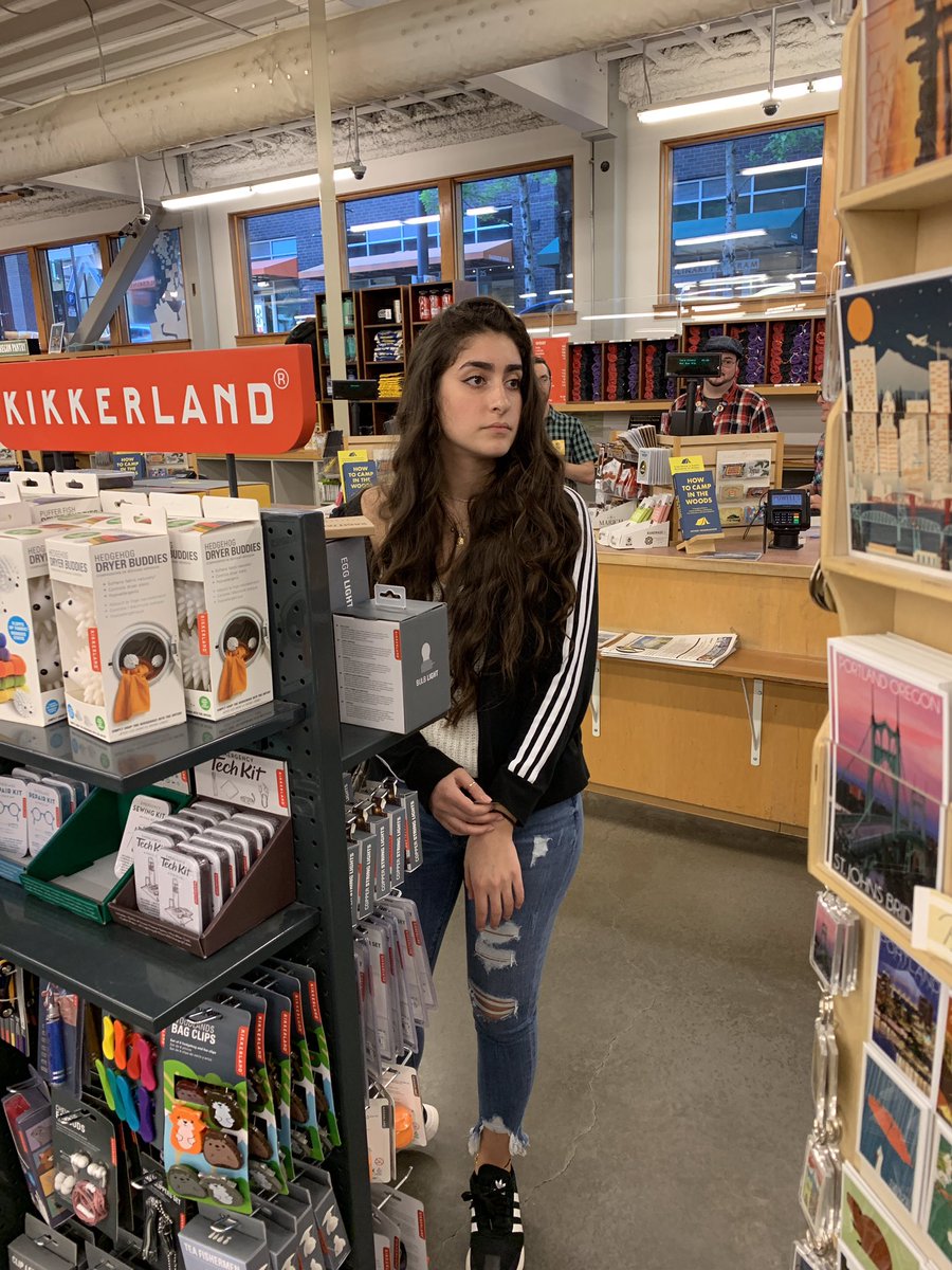 zanazora's tweet photo. day 2 in portland (pt. 2) ✅🤩🍦🥾📚 #portlandtrip #kozy #docmartens #glutenfreepizza #powellsbooks #asuccess https://t.co/qLYK1fofT5