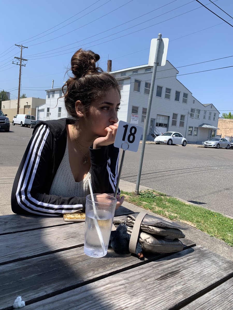 zanazora's tweet photo. day 2 in portland (pt. 2) ✅🤩🍦🥾📚 #portlandtrip #kozy #docmartens #glutenfreepizza #powellsbooks #asuccess https://t.co/qLYK1fofT5