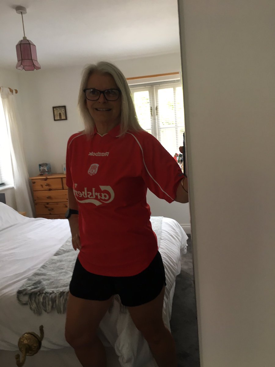 TraceyIES's tweet photo. As a lifelong #liverpoolfan I’m nervously awaiting #KickOff cumon #liverpool #ChampionsLeagueFinal2019 #Liverpool #football https://t.co/O0f2UHxQV4