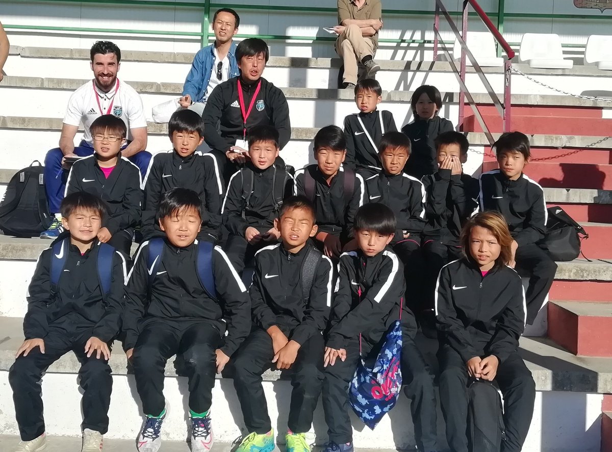 jamoncup's tweet photo. Nuestros amigos del #Watake llegados desde Japón ya están viendo los primeros partidos. ¡Esperemos que paséis un día estupendo! #JamónCup #JamónCup19 #Fútbol
#FútbolBase #Calamocha #Teruel #Alevines https://t.co/mpolBYOI86