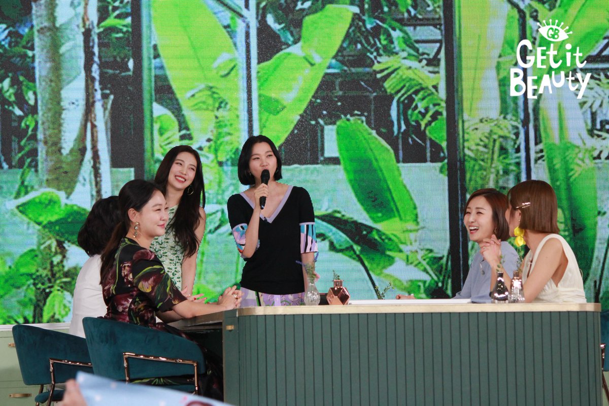 [스틸컷]뷰라벨 최초 현장녹화! 방청객들과 함께해 화기애애했던 녹화현장속으로 고고~✨
다음주 뷰라벨은 여름 필수템! 착한성분에 제품력까지갖춘 “썬크림”으로 찾아옵니다😘
#겟잇뷰티2019 #겟잇뷰티 #장윤주 #레드벨벳 #Joy
