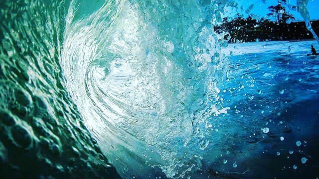 Yew. #santacruzlife #shorebreak #waves #wavephotography #vitaminsea #california #oceanlovers #travelstoke #rawcalifornia #salty #saltycrew #goodvibes #wildcalifornia #beachvibes #optoutside #adventureculture #exploretocreate bit.ly/2IgARgS