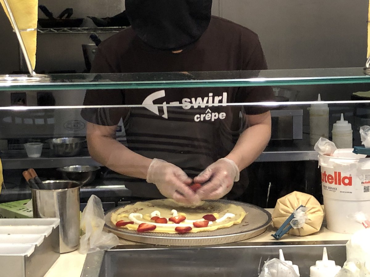 グルテンフリー生活 アメリカ 近くに美味しいクレープ屋さん発見 T Swirl Crepe なんと なんと クレープ 生地が米粉でグルテンフリー 小麦粉製に比べて パリッとしててサクサク 食感がとてもいい Gfの人向けでは無いのにgf しかも米粉ならではの