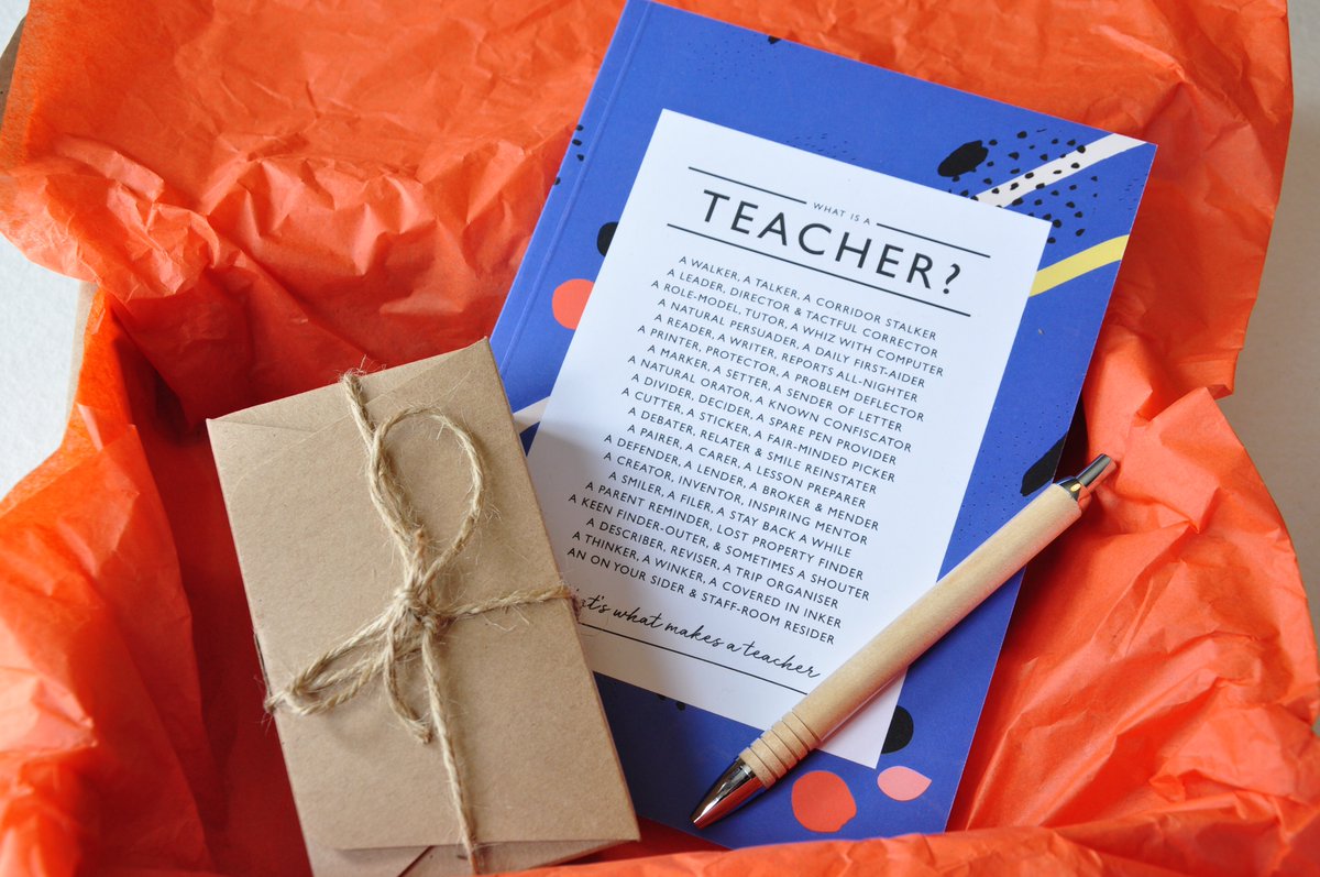 Got a favourite teacher to thank?
Spoil them with this gorgeous gift .. includes Teacher poem notebook, pen &amp; salted caramels 😋

Order £25 ow.ly/ks1K50utpsL

#teachergift #thankyougift #giftforteacher #londonislovinit #ukgiftam #uksmallbusiness #artisan #rebeccasreviews