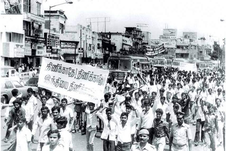 UrbanFoe's tweet photo. This Pic has a separate fan base 🔥

#StopHindiImposition #TNAgainstHindiImposition https://t.co/Qb96NwXU4w
