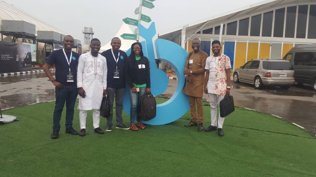 kenkarmah's tweet photo. Ladies are precious... See how we all focus on Adeola. From the LH Cofounder Techpoint, Alhaji Lascot, Adewale Yusuf (Founder Techpoint Africa, Adeola, I and DevMohy. #buildersTeam #TechpointInsipred https://t.co/xaFlWZbiKX