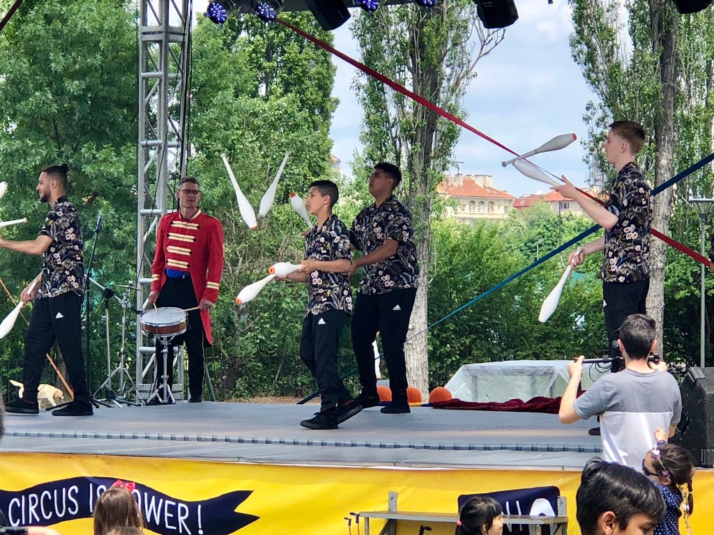 DKambBulgaria's tweet photo. Happy #InternationalChildrensDay in #Sofia #Bulgaria. Glad to open Mini Art Social Cirkus Fest in South Park 2. Good 🇧🇬🇩🇰cooperation with Cirkus Tværs from my hometown #aarhus #Denmark @geokalev @r_jbek @DanishMFA @FandakovaY @France_Bulgarie @caravan_circus @JBundsgaard #Cirkus https://t.co/Km2LDq29R3