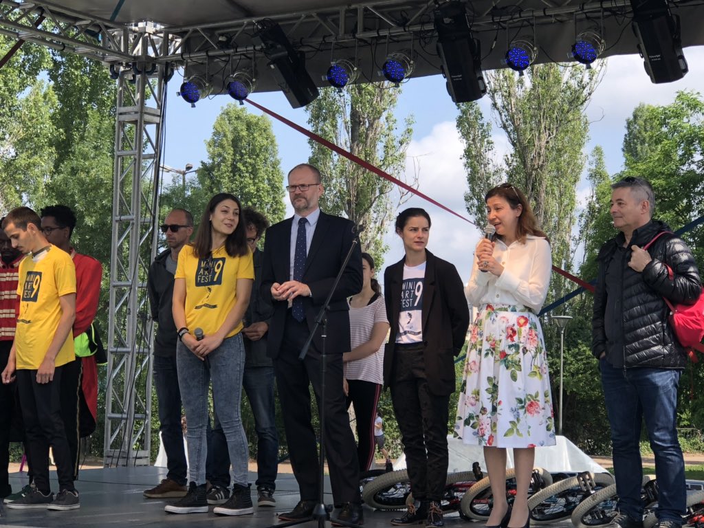 DKambBulgaria's tweet photo. Happy #InternationalChildrensDay in #Sofia #Bulgaria. Glad to open Mini Art Social Cirkus Fest in South Park 2. Good 🇧🇬🇩🇰cooperation with Cirkus Tværs from my hometown #aarhus #Denmark @geokalev @r_jbek @DanishMFA @FandakovaY @France_Bulgarie @caravan_circus @JBundsgaard #Cirkus https://t.co/Km2LDq29R3