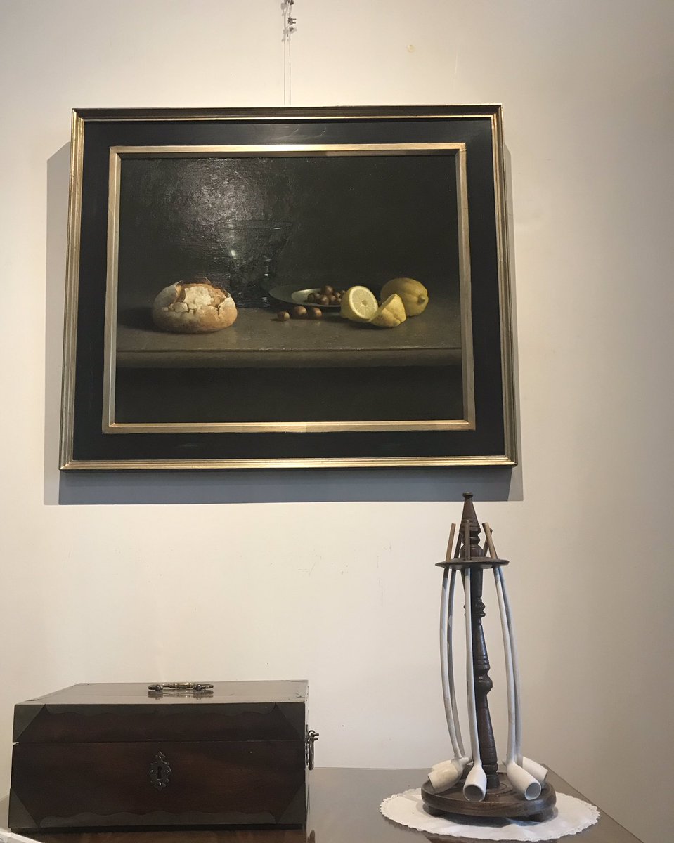 Broodjevaneigen's tweet photo. Wat bijzonder om voor een stilleven te staan en daarop een brood te zien die jij hebt gebakken. Fijne dag, à plus #bved #bonjour #frenchbakery #groningen #brugstraat #henkhelmantel #stilleven #museumhavezatemensinge #expositie #àplus @broodjevaneigen https://t.co/8aQVTjJ3z0