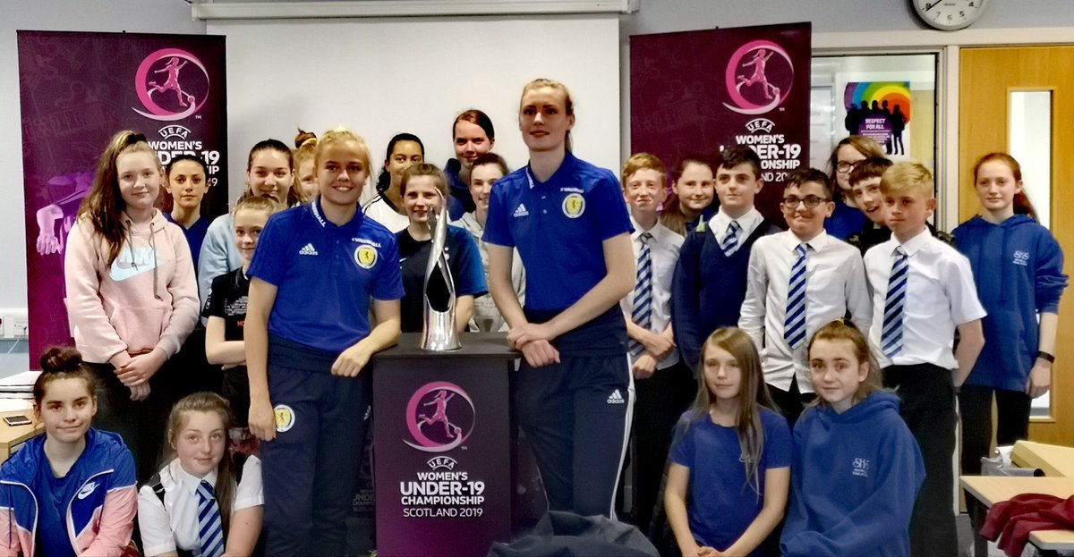 Our footballers were lucky to meet two of Scotland's U19 women's players ahead of their European Championship debut. Great to hear all the work that goes into their successes.#wu19euro #futureheros #inspiringgenerations