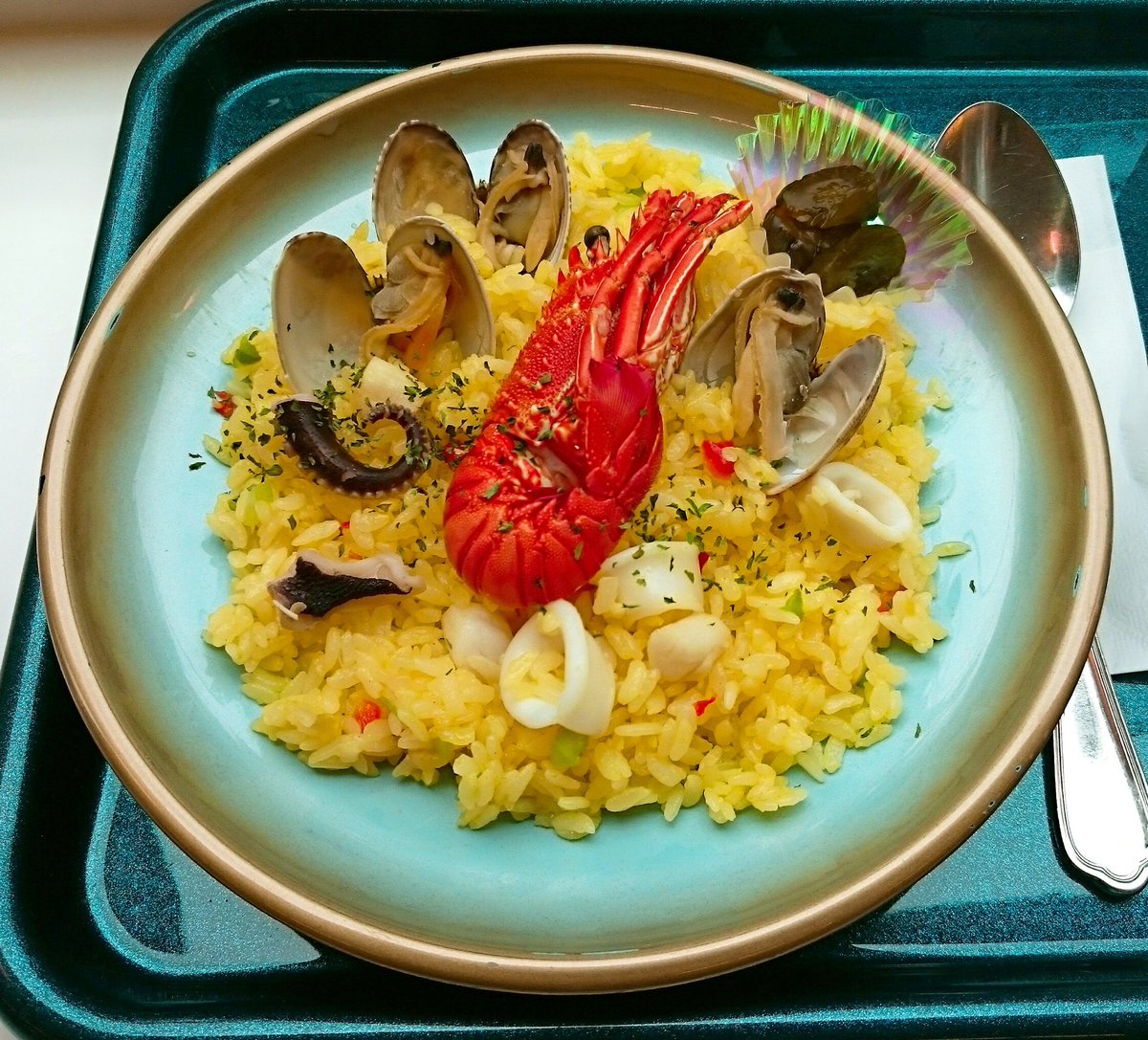 樋口橘 シャンピニオンの魔女 マンガparkで連載中 2巻発売中 帰りはしまかぜに乗ったんだけど 食堂車で食べた伊勢エビピラフ美味しかった 列車の旅素敵