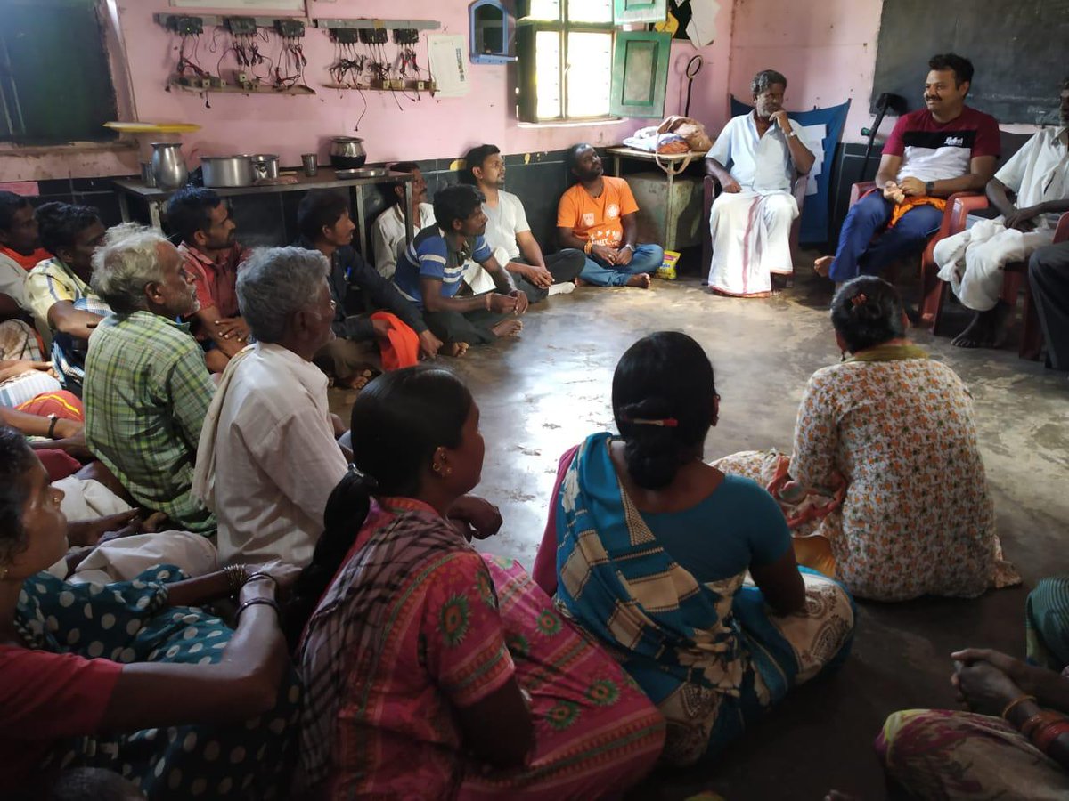 yuva_brigade's tweet photo. #GramSvarga
Yuva Brigade has decided to adopt a village #Doddane in Chamrajnagar and transform it in order to give basic facilities to common people there.
As of now, people have to walk 7 kms,Unclean Drinking Water, lack of Medical facilities,gas connections & road connectivity. https://t.co/DOe9IwbmMh