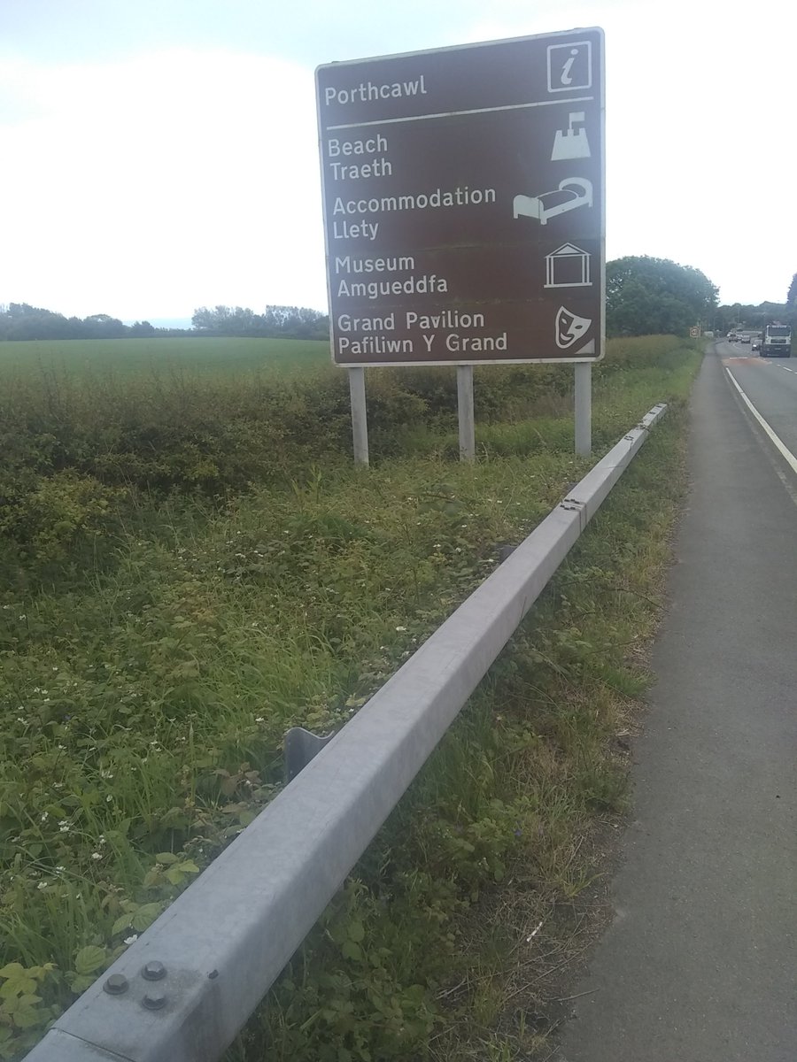 FamilyRhondda's tweet photo. The last lot of pics before the battery died  just as we got to porthcawl. Soon as we got there the sun come out. Thank you to those who took part and to those who sponcored #comunitysworkingtogether https://t.co/4StKBhtc3a