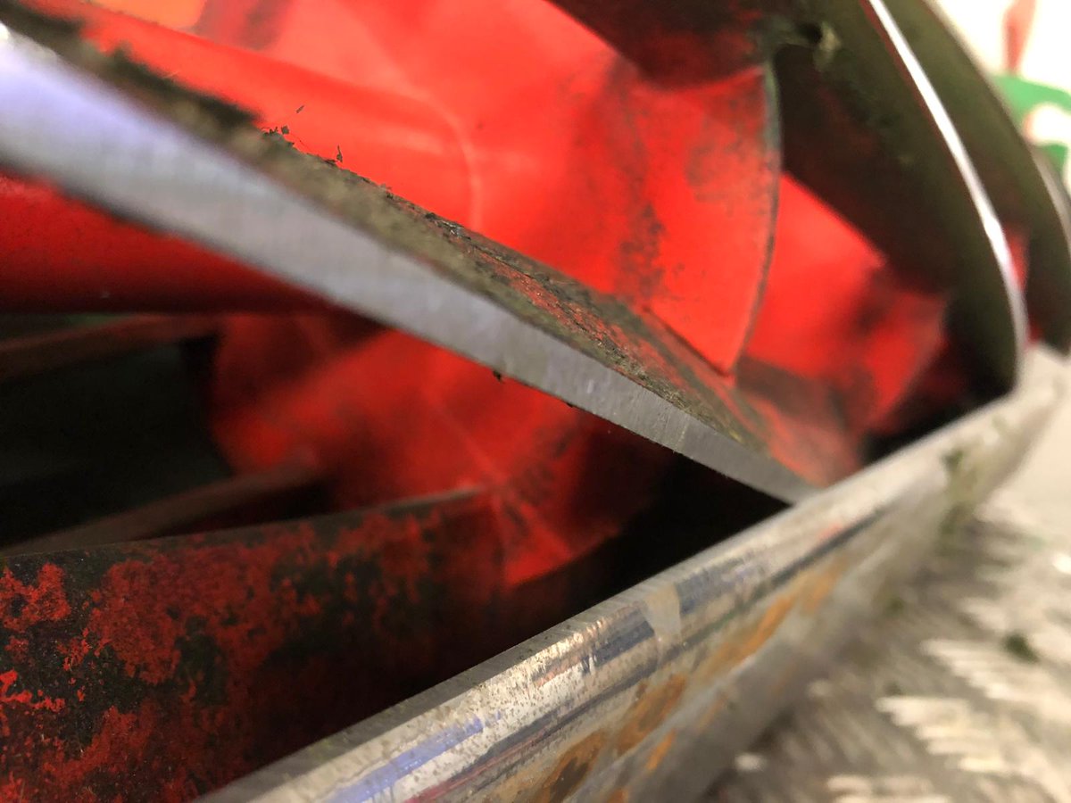 BernhardCompany's tweet image. Working with @DELTACINCO1  at the home of Atletico Madrid  getting ready to the highest standards for #ChampionsLeague Final. Good luck to Tottenham Hotpsurs &amp;amp; FC Liverpool -  @bernhardgrinder proud supporter of top quality pitch and football #keepingsharp #sharpeningsolutions