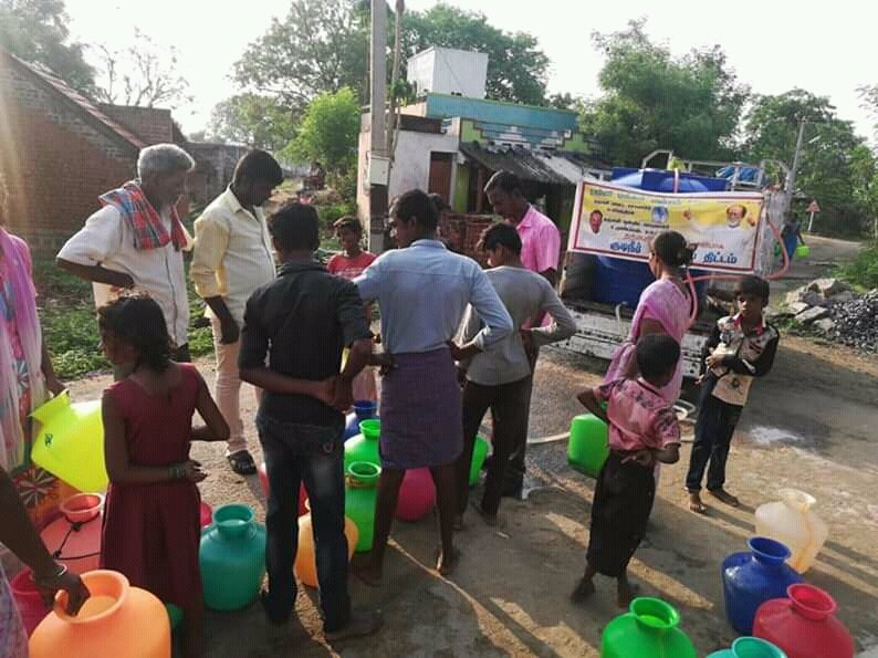 iNAVINMV's tweet photo. #குடிநீர்_குறைதீர்க்கும்_தலைவர்
மக்கள் பணியில் நாங்கள் ரஜினி மக்கள் மன்றம் https://t.co/61gqWdTEIr