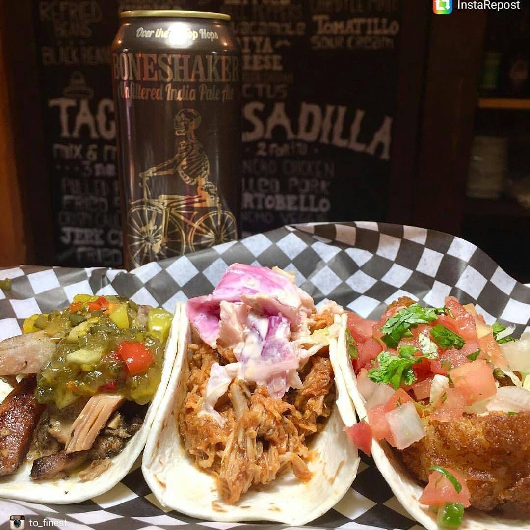 RanchoToGo's tweet photo. There's a special kind of <3 between #Cali and #Mexico. Come get a #taste at our #foodtruck tonight at #AndersonPaak! Not heading to the #show? Plug in your headphones and bounce over to our 2 #restaurants at #Dupont ( #JunctionTriangle ) and at #Kipling ( #Etobicoke )
🌮🌶️ https://t.co/AeppFDPwq1