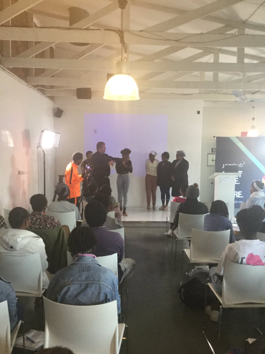 PinkcodrsAfrica's tweet photo. Our next speaker is Gerhard from #Huawei delivering a powerful presentation on what is #thecloud . Watch it now on our Facebook livestream #pinkcodrs #cloudmeetup https://t.co/R3aP1QwdnE