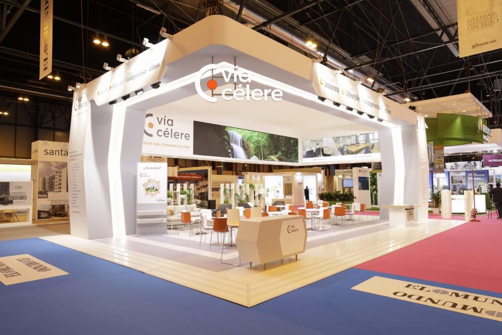 viacelere's tweet photo. ¿Has visitado ya nuestro stand en #SIMAPRO2019? ¿Todavía no tienes tu entrada? Ven a visitarnos, conoce nuestras promociones y comprueba de primera mano la innovación que nos caracteriza, ¡no te lo puedes perder! #SIMAVIACELERE19 🏡💭💕👇 https://t.co/1aAN2HozqC