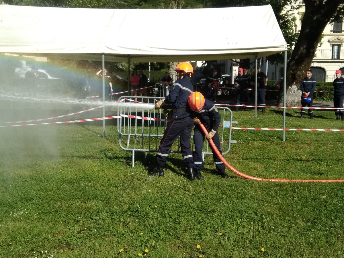 udsp_38's tweet image. Les épreuves (incendie, secourisme et #PSSP ) du rassemblement départemental des #JSP de l @udsp_38 se déroulent bien sous un beau soleil Manifestation parfaitement organisée par les #Pompiers de Vaulnaveys @sdis38